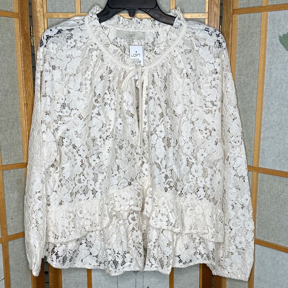 NWT LOFT Women’s Whitecap Cream Floral Lace Ruffle Peplum Blouse Top size L - Picture 3 of 8